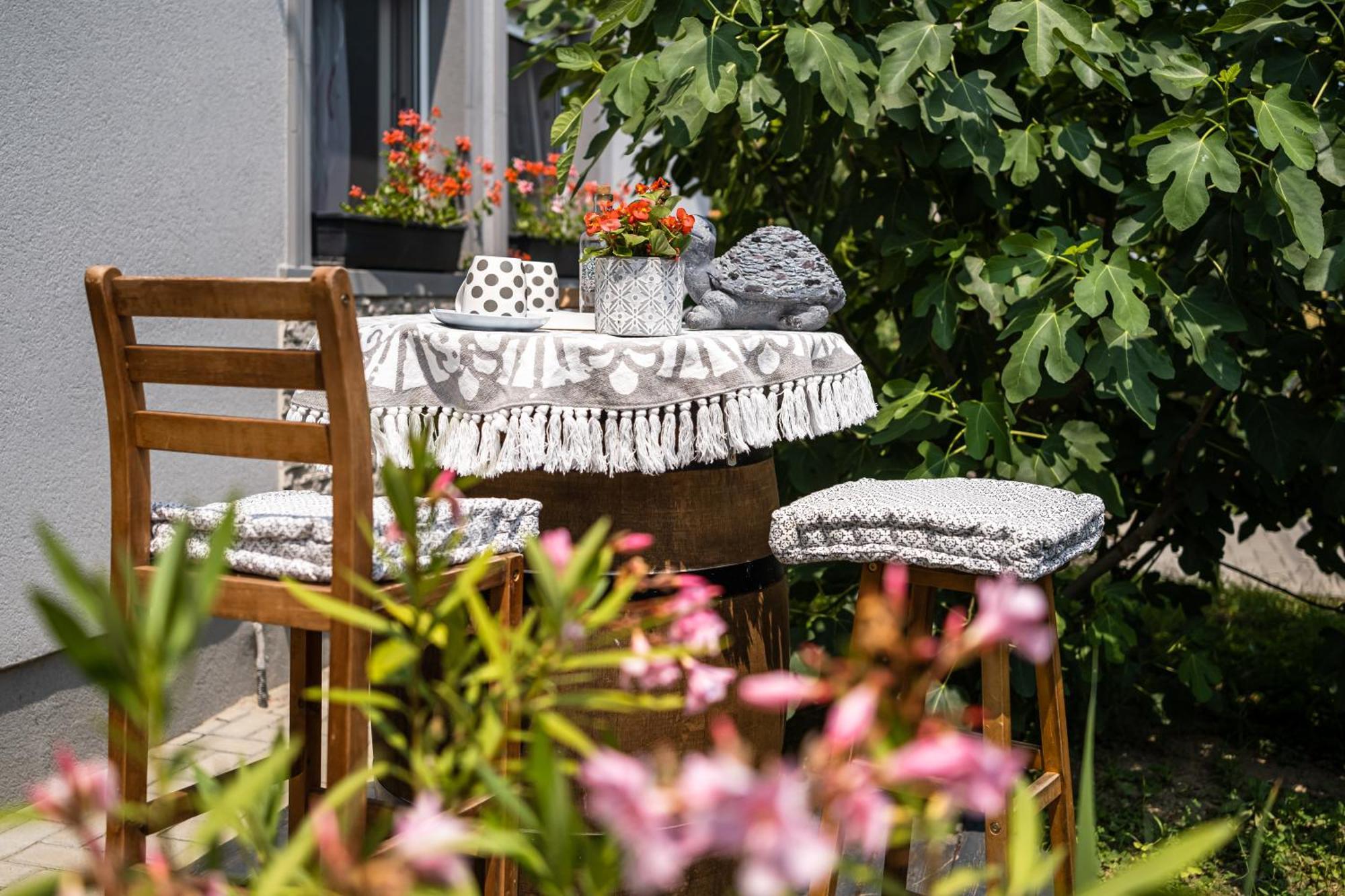 Szürke Vendégház Balatonkenesén Extérieur photo