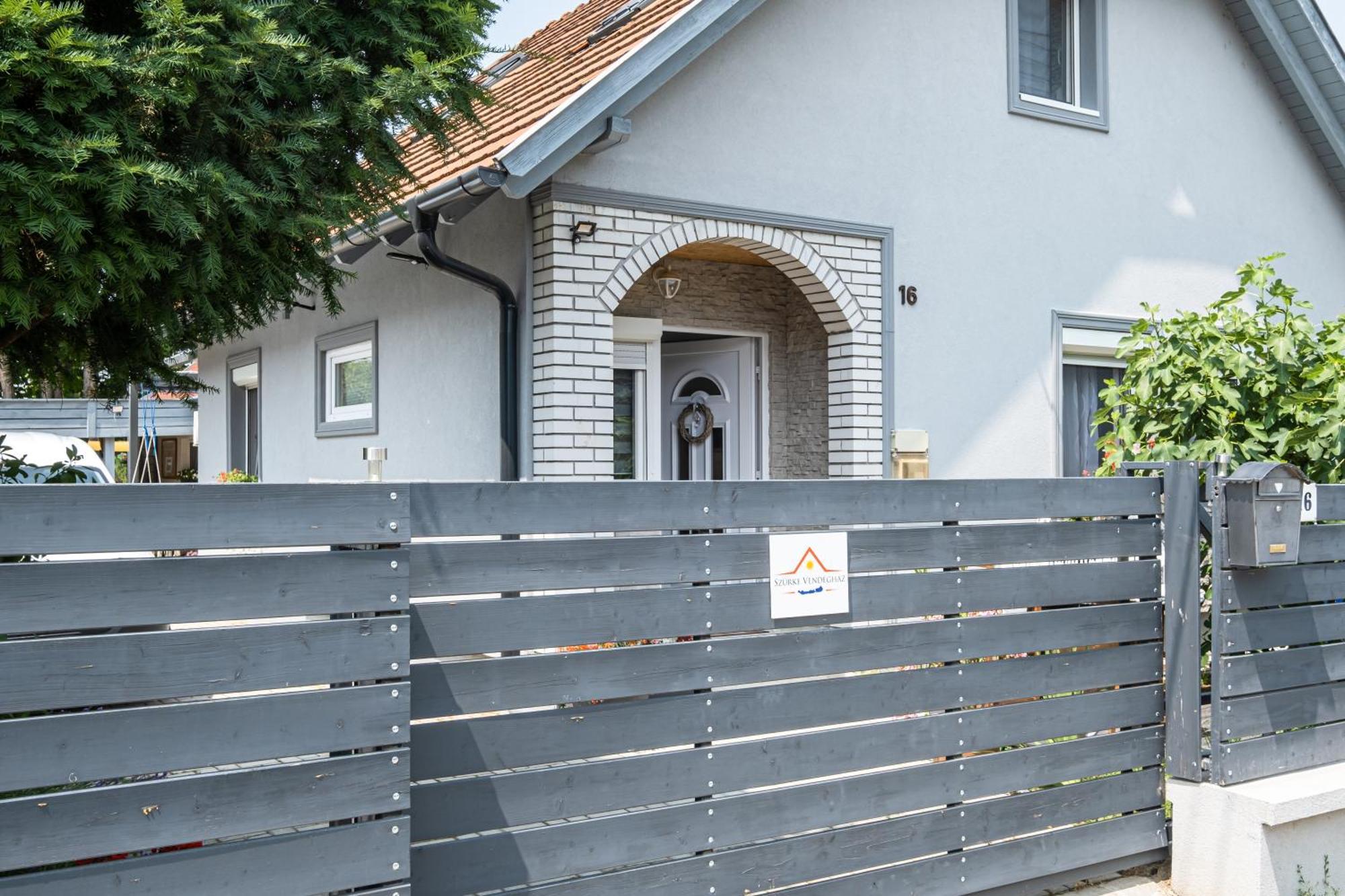Szürke Vendégház Balatonkenesén Extérieur photo